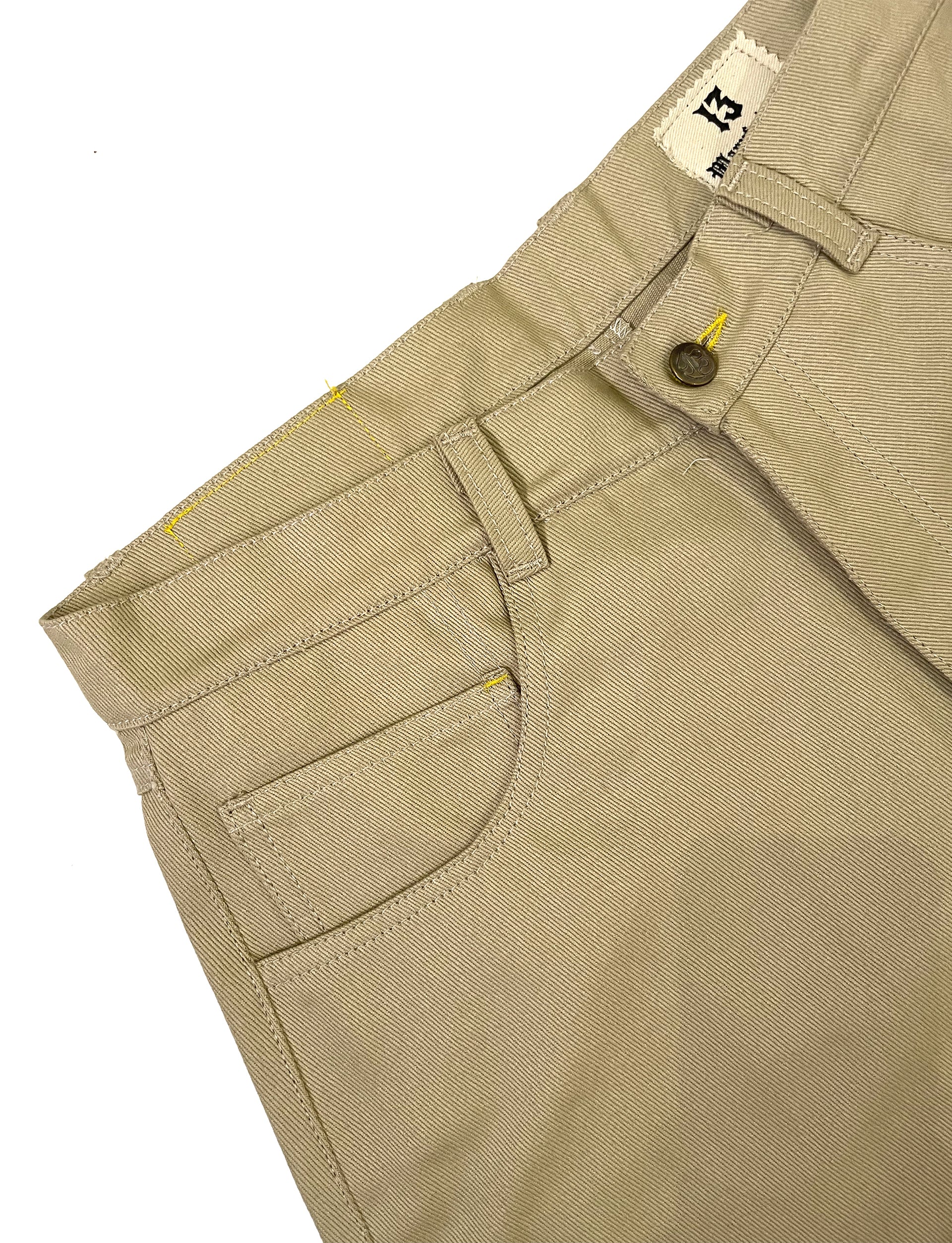 TRECE MANUFACTURING ‘STRAYCAT’ BEIGE 5pocket short trousers.