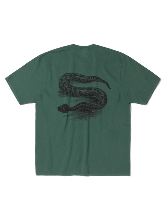 STÜSSY SERPENT TEE PIGMENT DYED PINE
