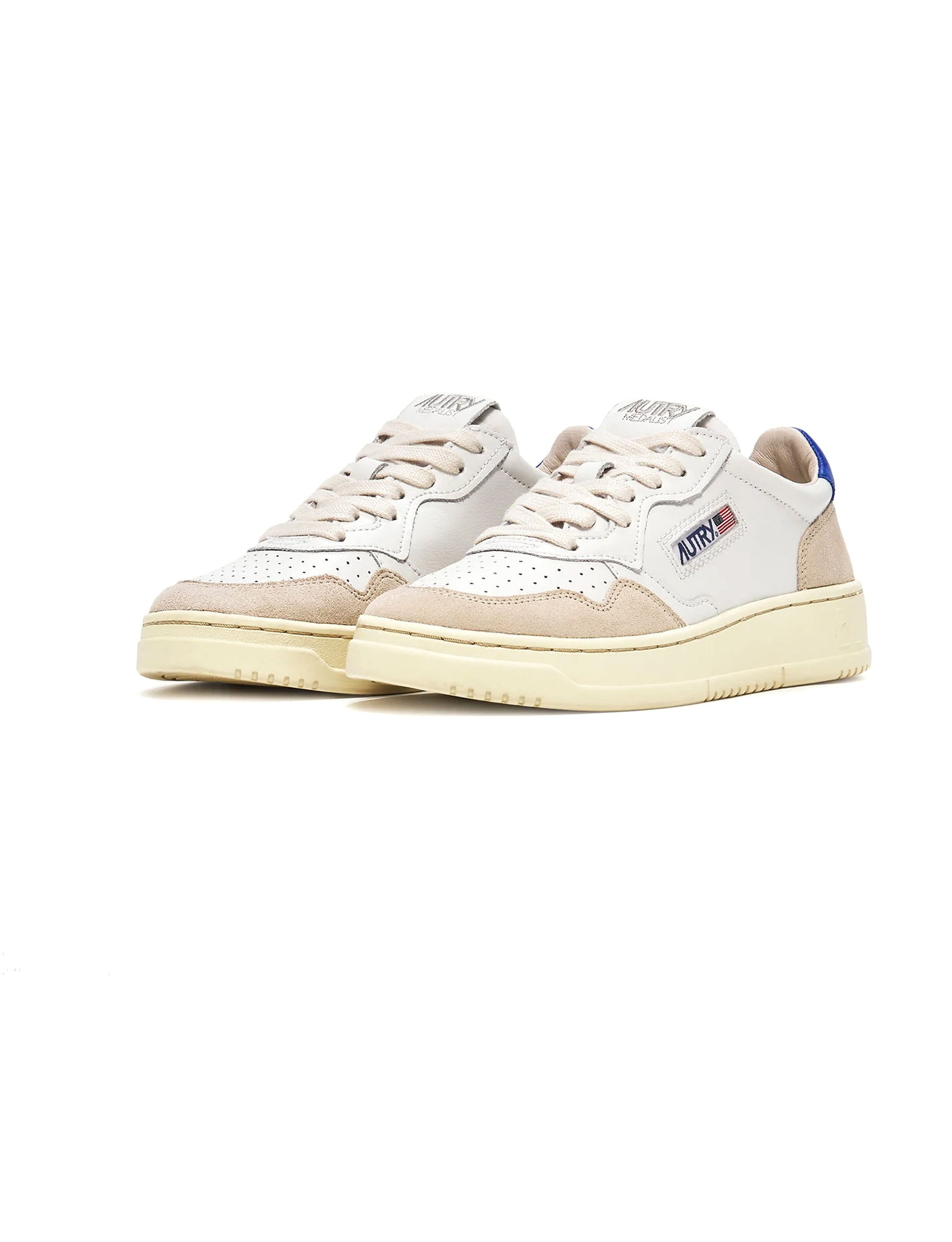 AUTRY SNEAKERS MAN MEDALIST LOW SNEAKERS IN SUEDE AND LEATHER COLOR WHITE AND PRINCE BLUE