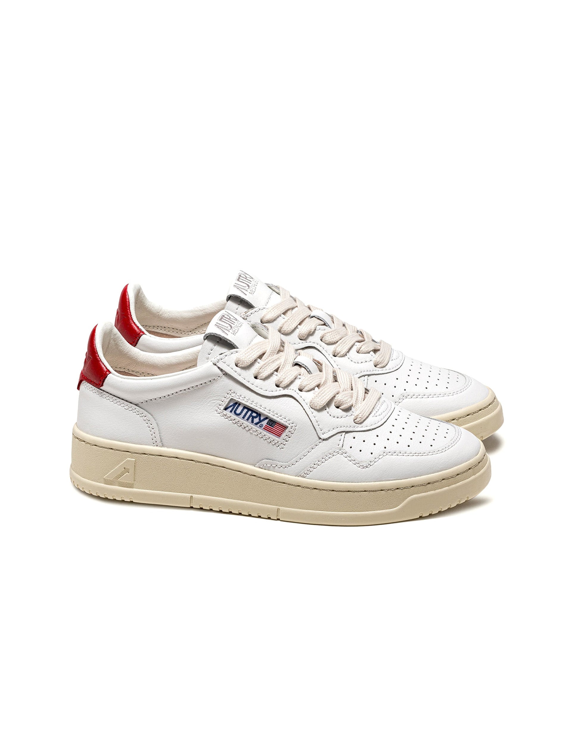 AUTRY SNEAKERS WOMAN MEDALIST LOW SNEAKERS IN LEATHER COLOR WHITE RED